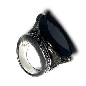 Vintage 1920s style silver ring with black stone and svarowski